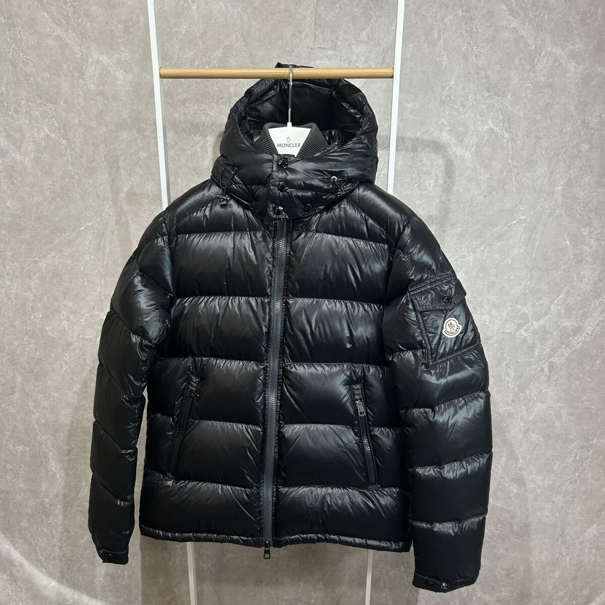 Yahoo!オークション -「(moncler モンクレール)zin」の落札相場・落札価格