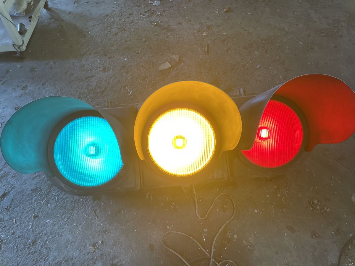 Yahoo!オークション -「信号機 本物」の落札相場・落札価格