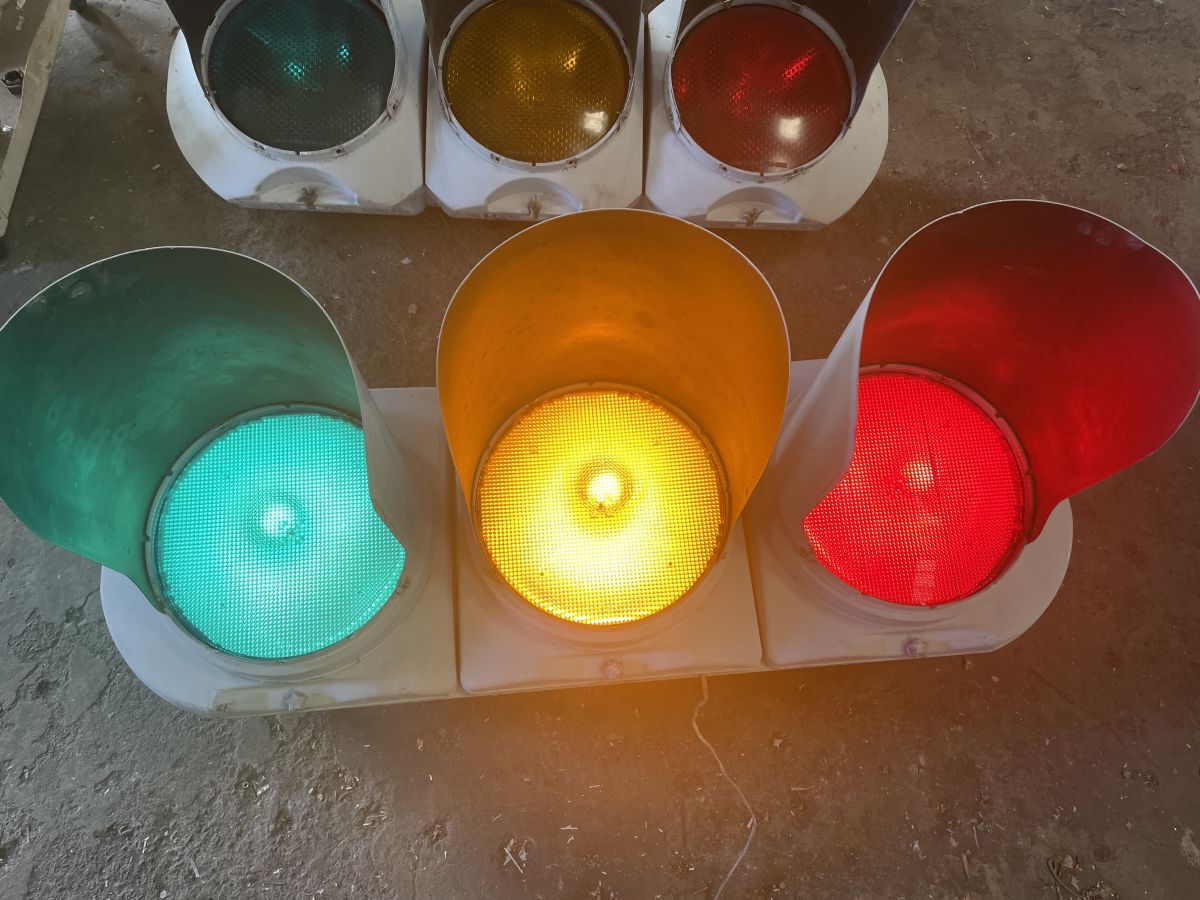 Yahoo!オークション -「信号機 本物」の落札相場・落札価格