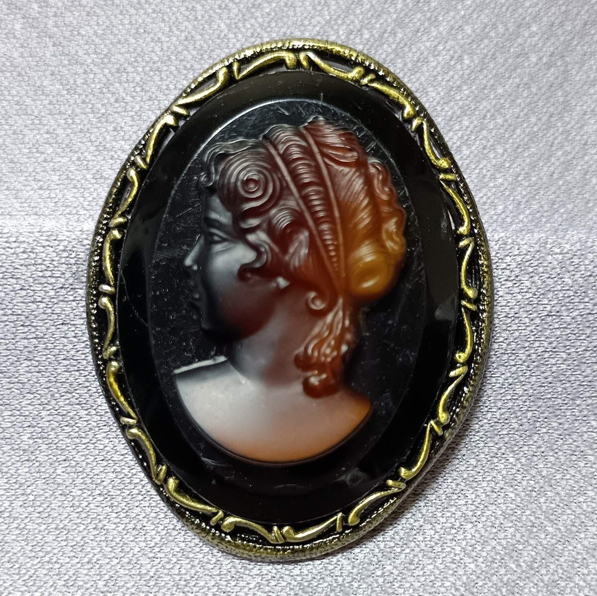 Yahoo!オークション -「べっ甲ブローチ」(カメオ) (ブローチ)の落札