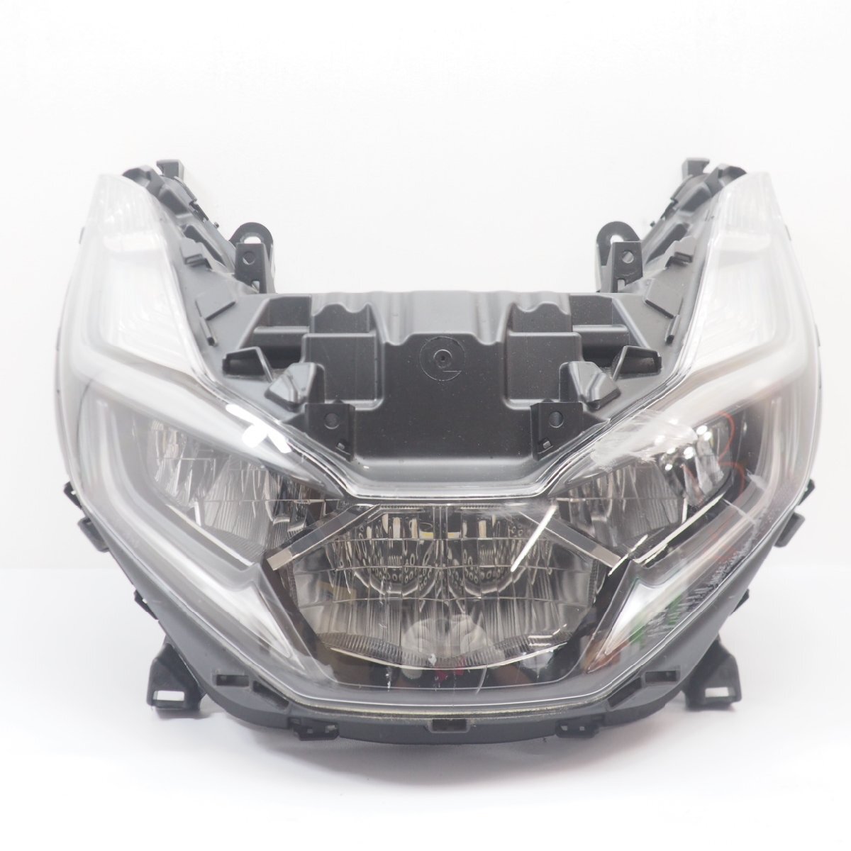 Yahoo!オークション -「pcx」(ヘッドライト) (純正品)の落札相場・落札価格