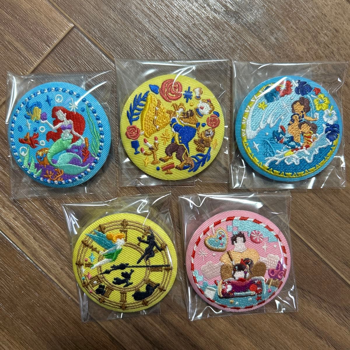 第1弾&第2弾 コンプリートset】Disney Characters ディズニー 刺繍缶