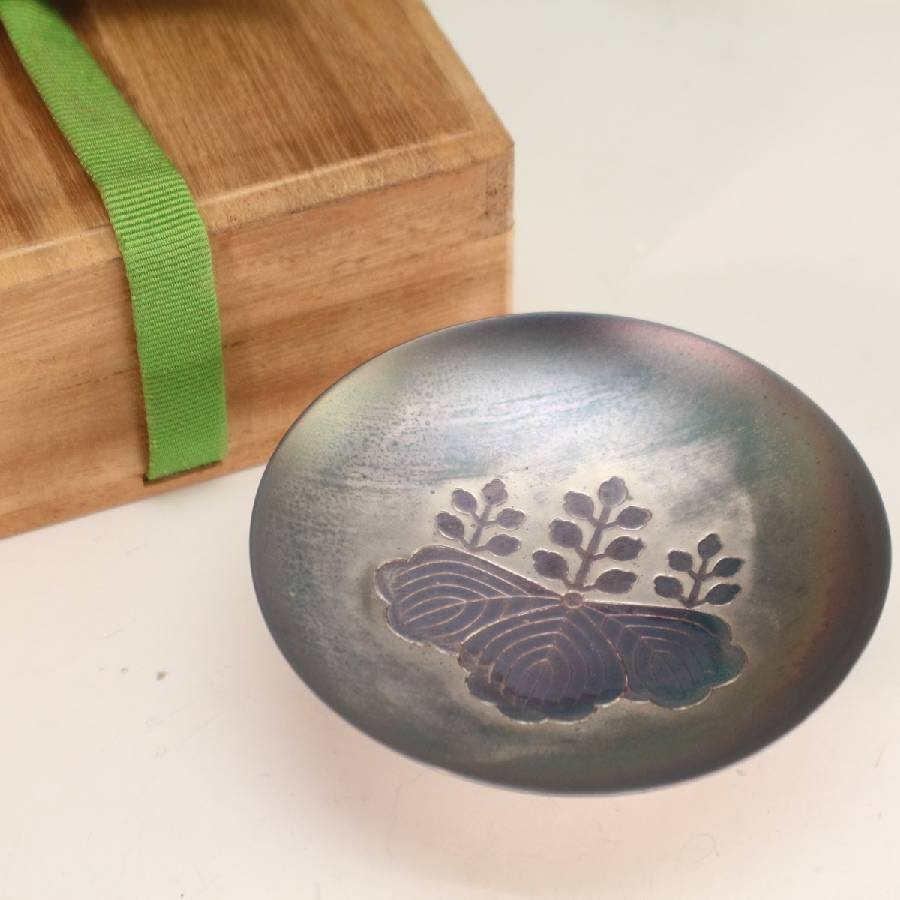 Yahoo!オークション -「桐紋」(酒器) (銀製)の落札相場・落札価格