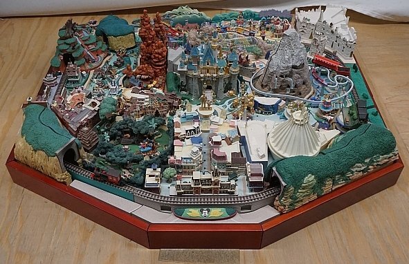 Yahoo!オークション -「デアゴスティーニ ディズニー ケース」の落札