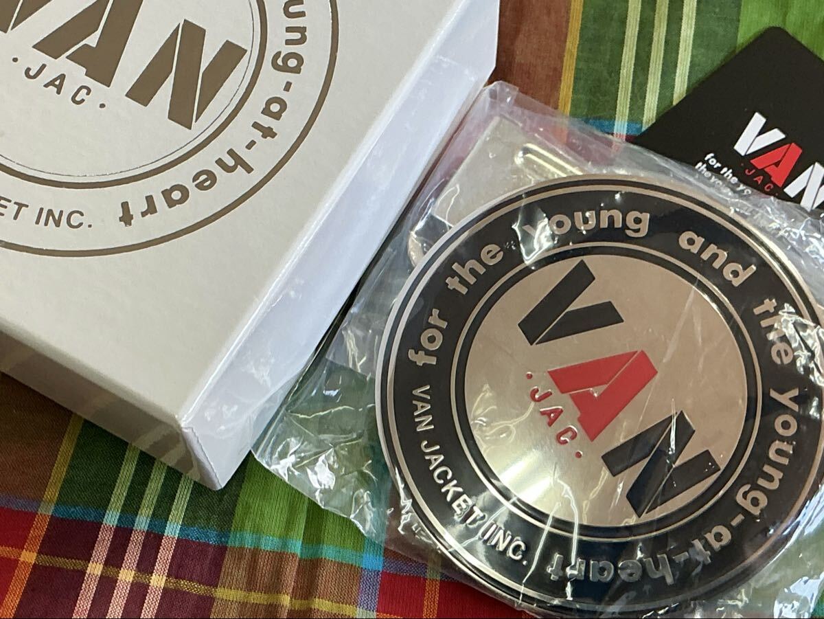 Yahoo!オークション -「van jac カーバッジ」の落札相場・落札価格