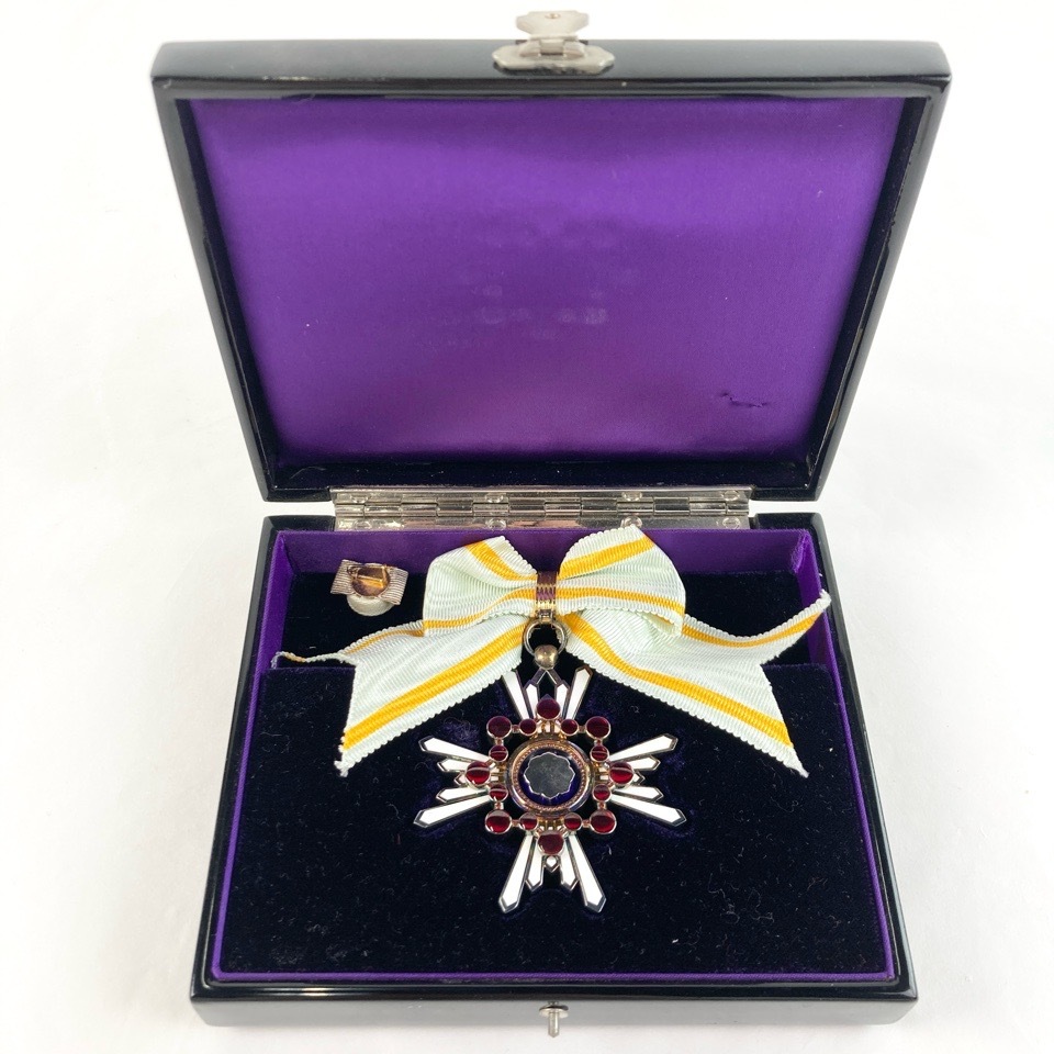 Yahoo!オークション -「勲三等瑞宝章」(勲章) (徽章)の落札相場・落札価格