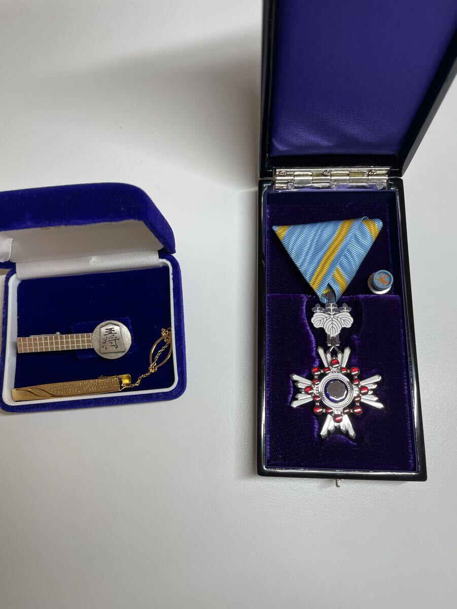 Yahoo!オークション -「勲章 瑞宝単光章」の落札相場・落札価格