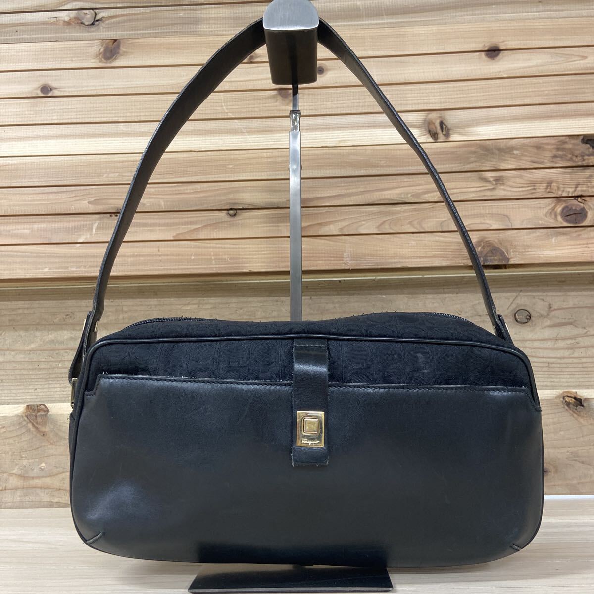 Yahoo!オークション -「ワンショルダーバッグ」(サルヴァトーレ