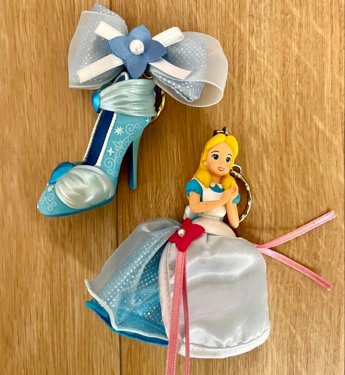 ディズニーストア シンデレラ フィギュア ライトアップ ガラスの靴