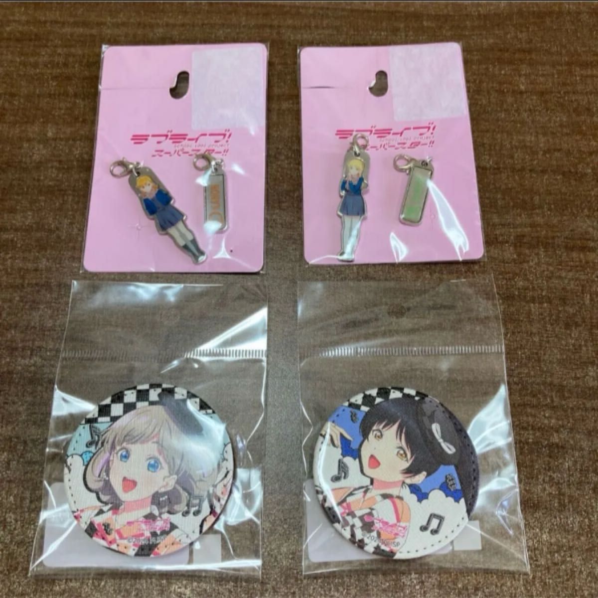 ラブライブ 缶バッジ 限定ガチャ ラブライブ Liella 唐可可 葉月恋