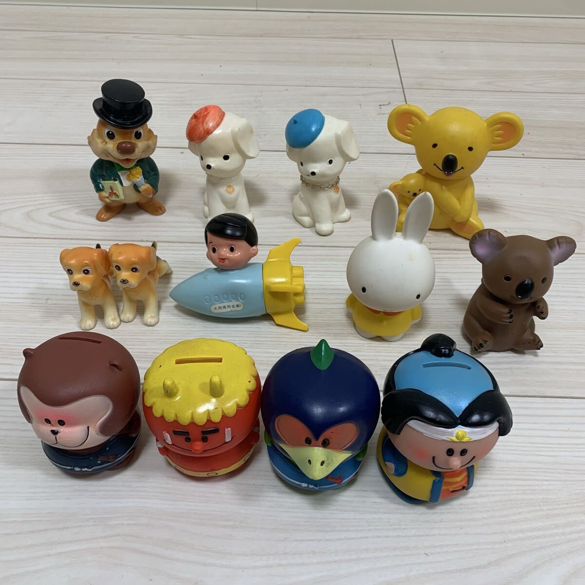 Yahoo!オークション -「富士銀行ソフビ貯金箱」の落札相場・落札価格