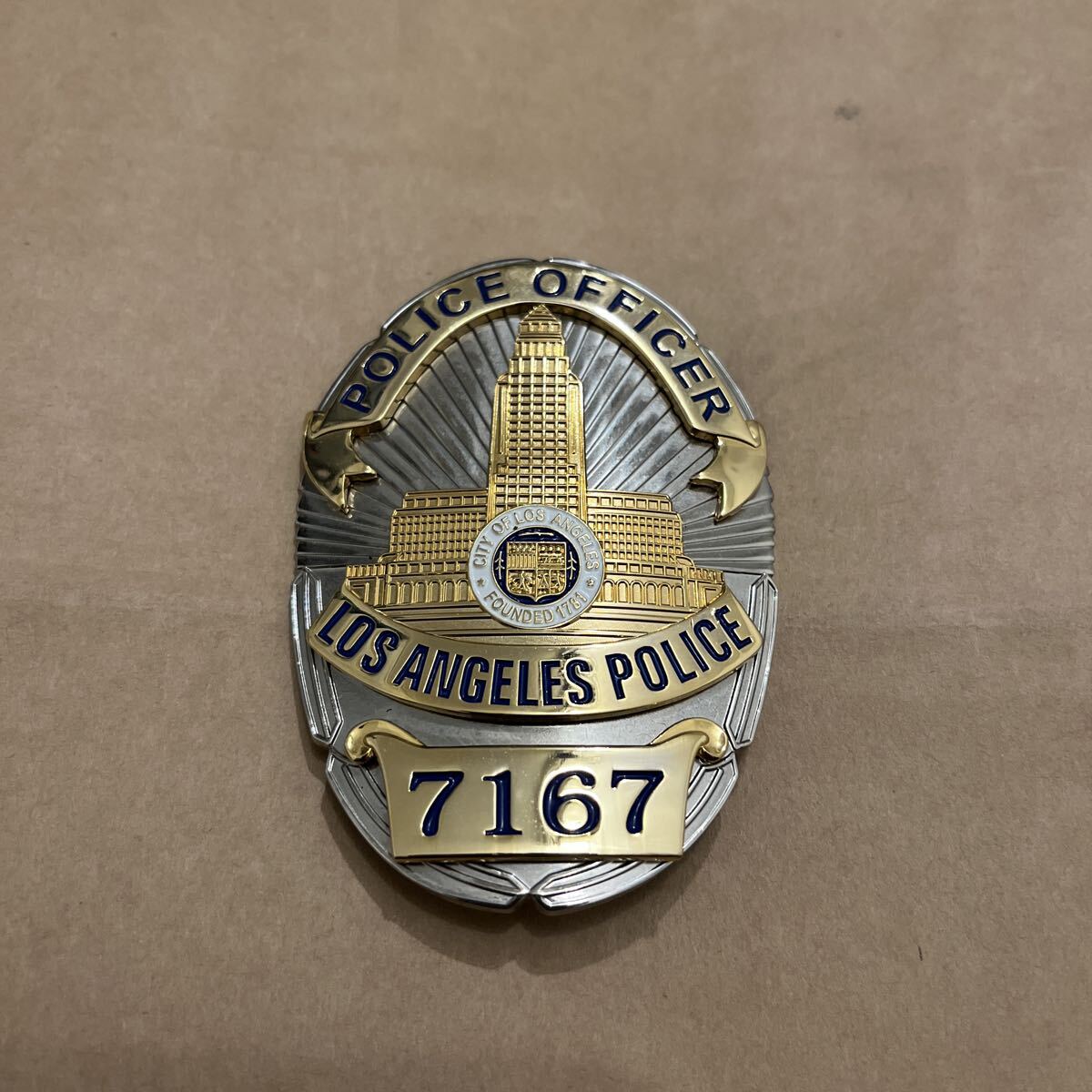 Yahoo!オークション -「ポリスバッジ lapd」の落札相場・落札価格