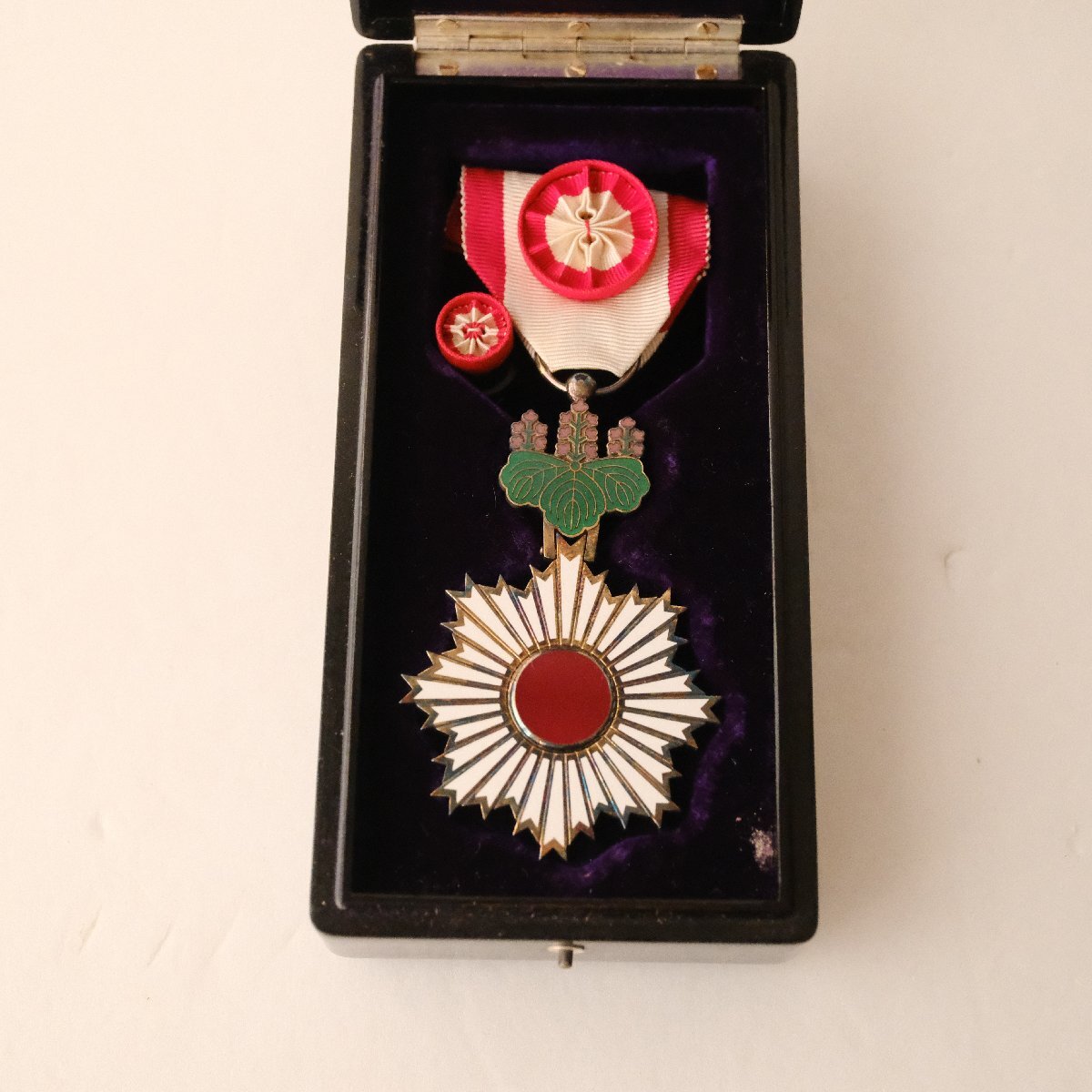 Yahoo!オークション -「勲四等旭日章」の落札相場・落札価格