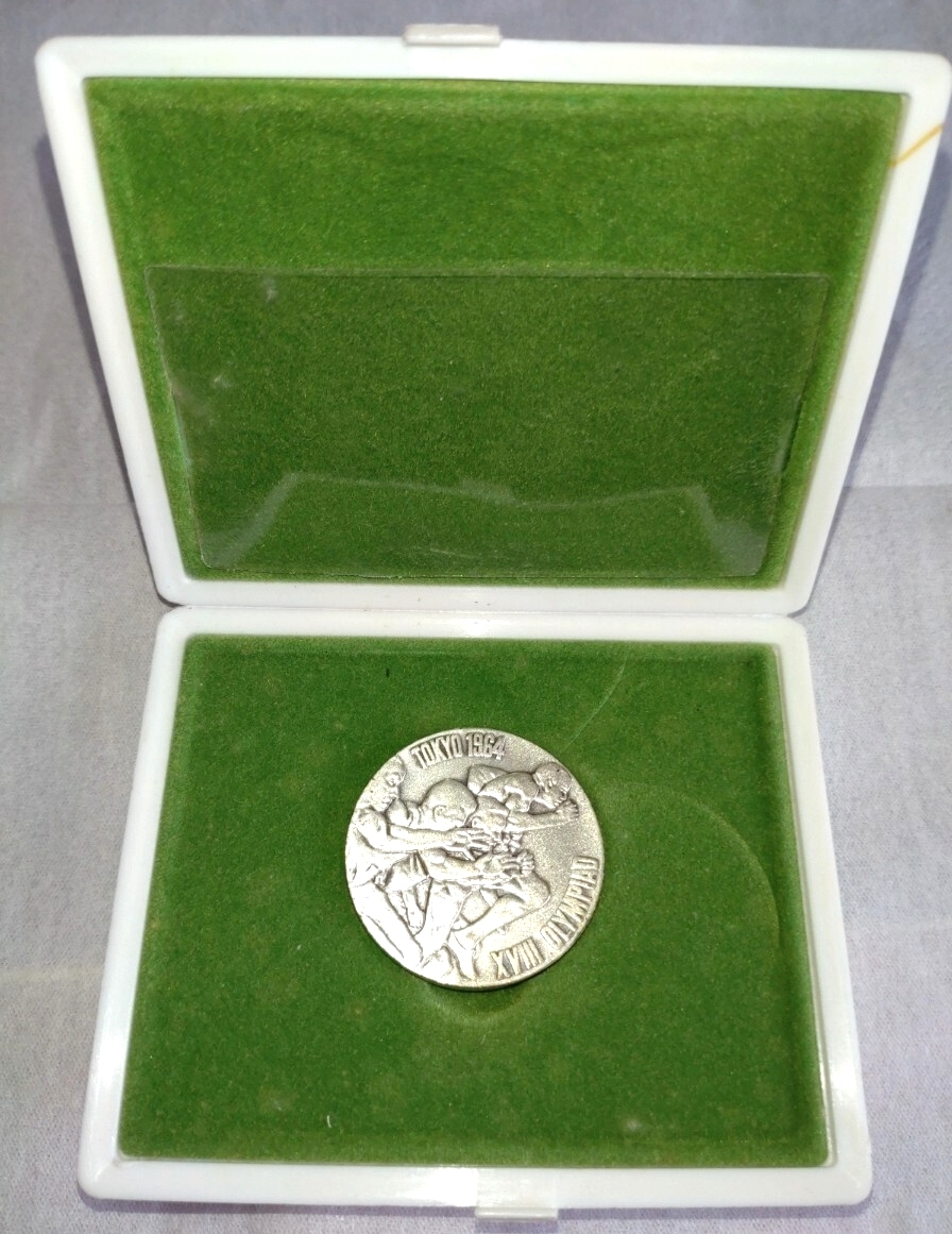 Yahoo!オークション -「1964 東京オリンピック記念メダル」(銀製