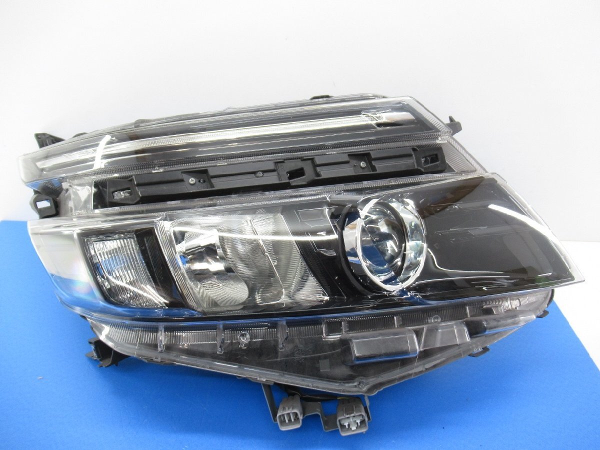 Yahoo!オークション -「80 ヴォクシー ヘッドライト 右」(トヨタ用