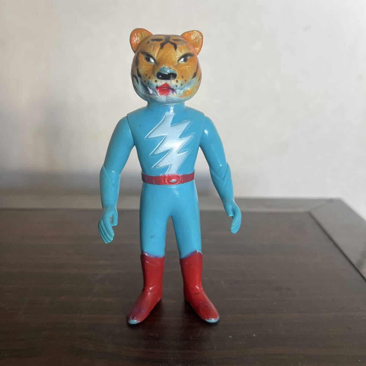 Yahoo!オークション -「タイガーセブン ソフビ」の落札相場・落札価格