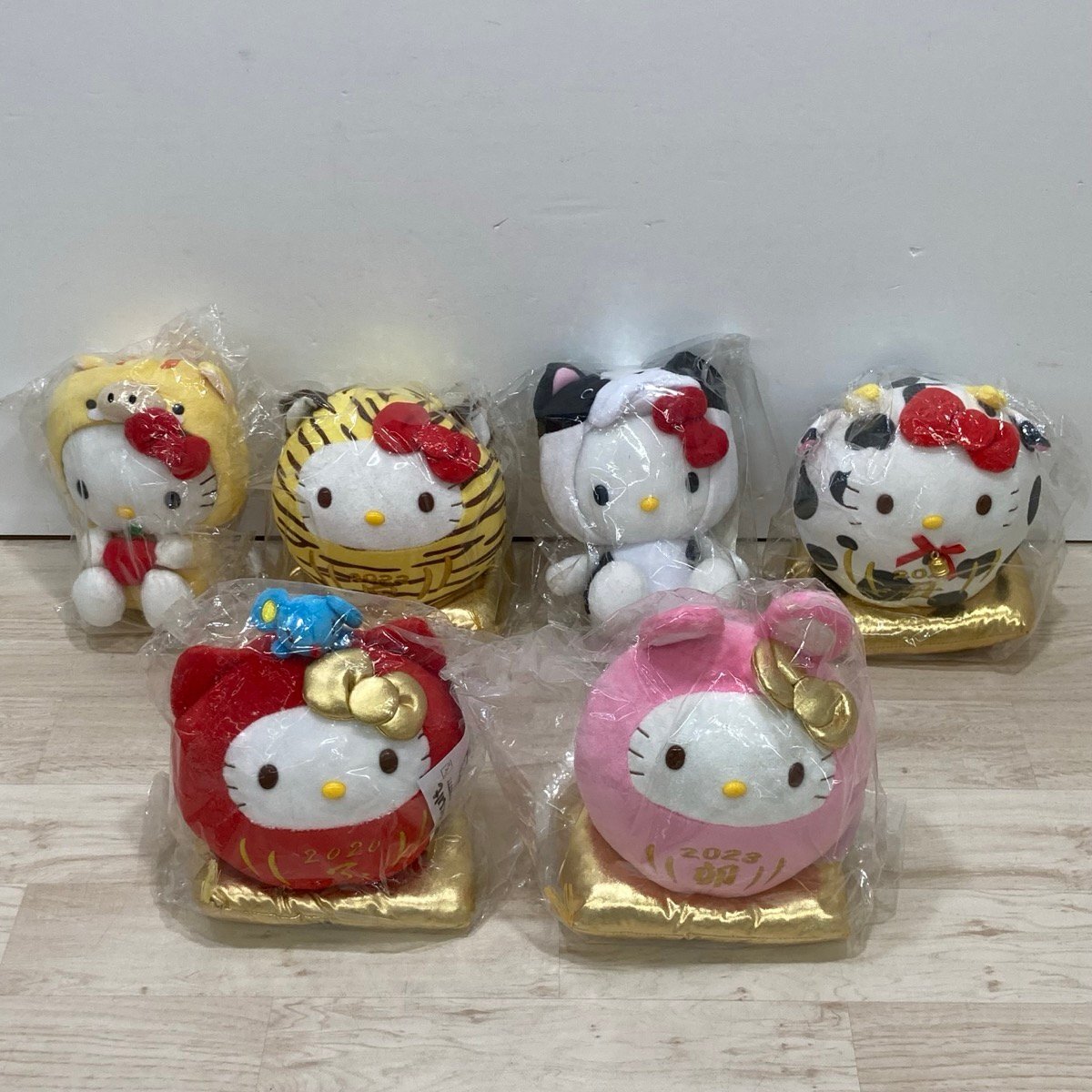 Yahoo!オークション -「ハローキティー ヤクルト 干支」の落札相場