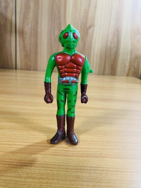 Yahoo!オークション -「仮面ライダー アマゾン 東映レトロソフビ」の