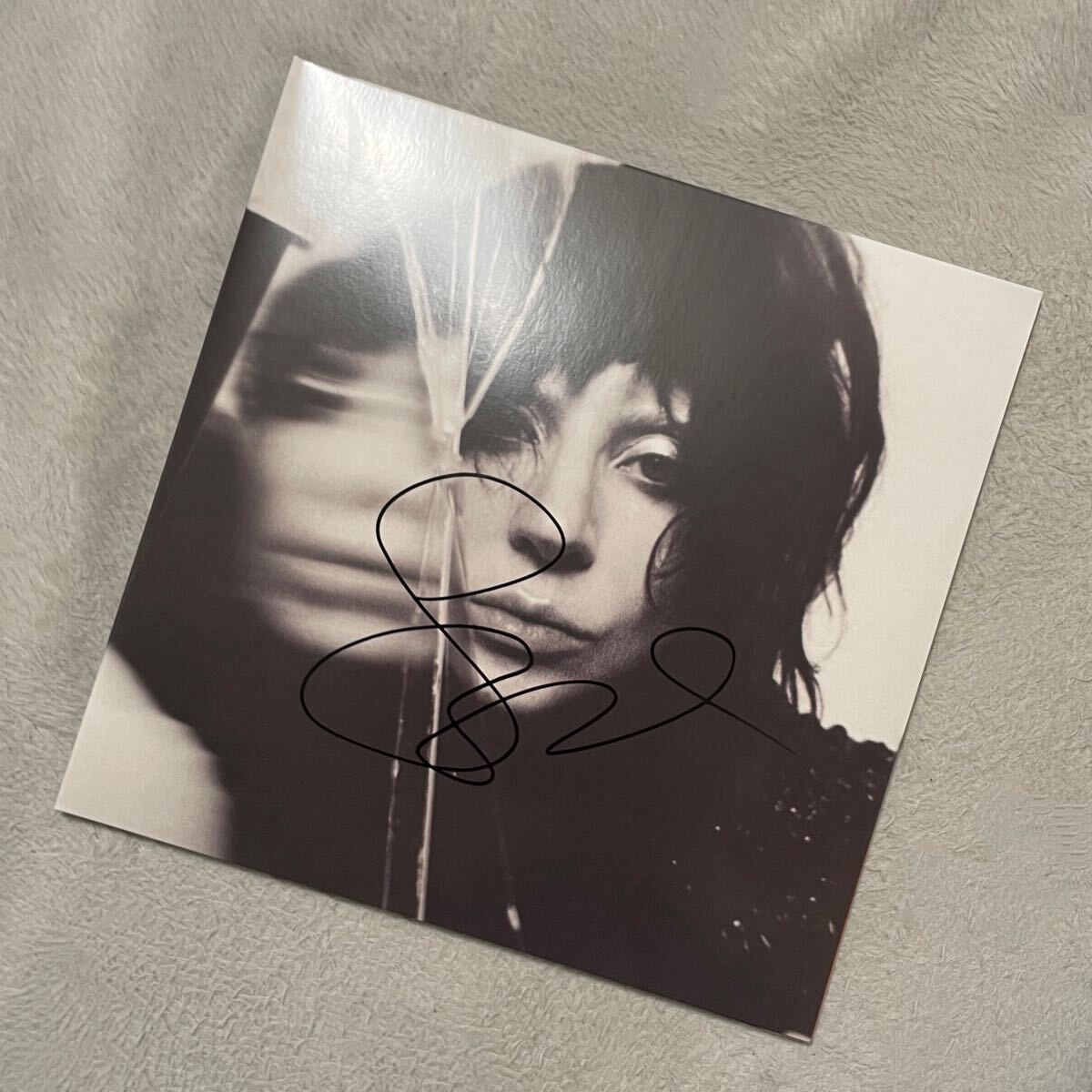 Yahoo!オークション -「レディー ガガ サイン」の落札相場・落札価格