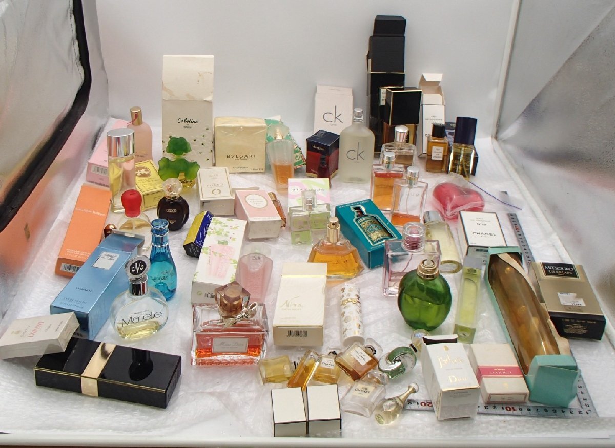 Yahoo!オークション -「香水 空瓶」の落札相場・落札価格