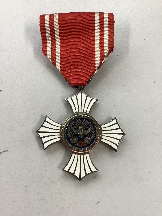 Yahoo!オークション -「赤十字有功章」の落札相場・落札価格