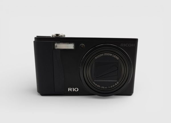 Yahoo!オークション -「ricoh r10」の落札相場・落札価格