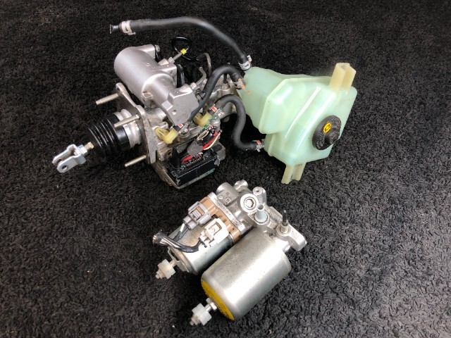 Yahoo!オークション -「アクア nhp10 ブレーキブースター」(その他