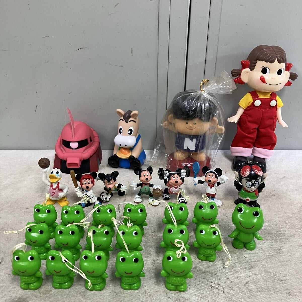 Yahoo!オークション -「ペコちゃんソフビ人形」の落札相場・落札価格