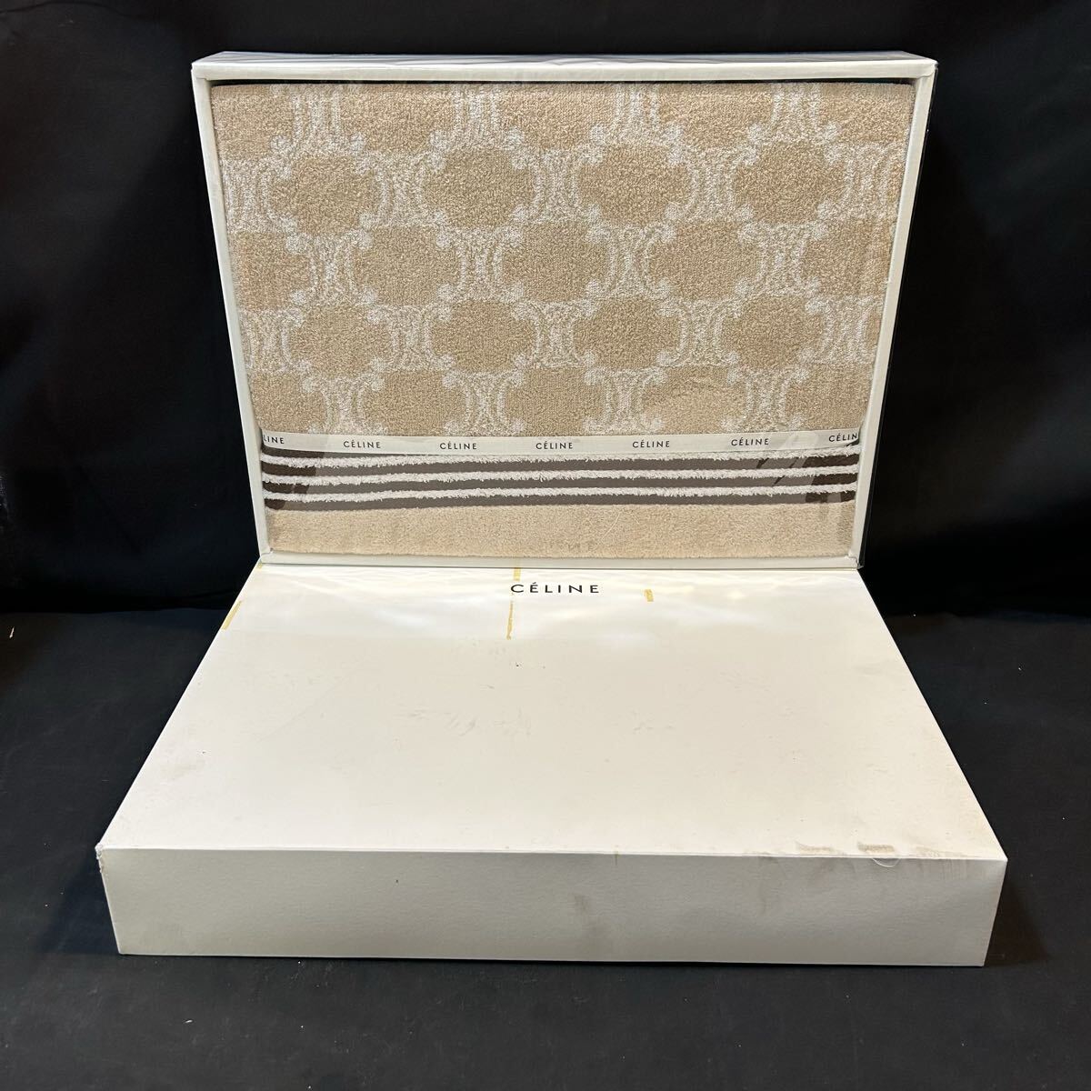 Yahoo!オークション -「セリーヌ タオルケット」(寝具) (家庭用品)の