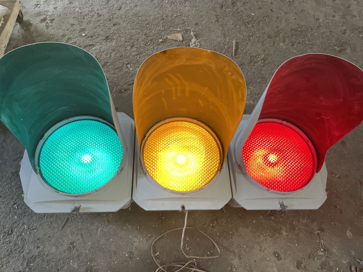 Yahoo!オークション -「信号機 本物」の落札相場・落札価格