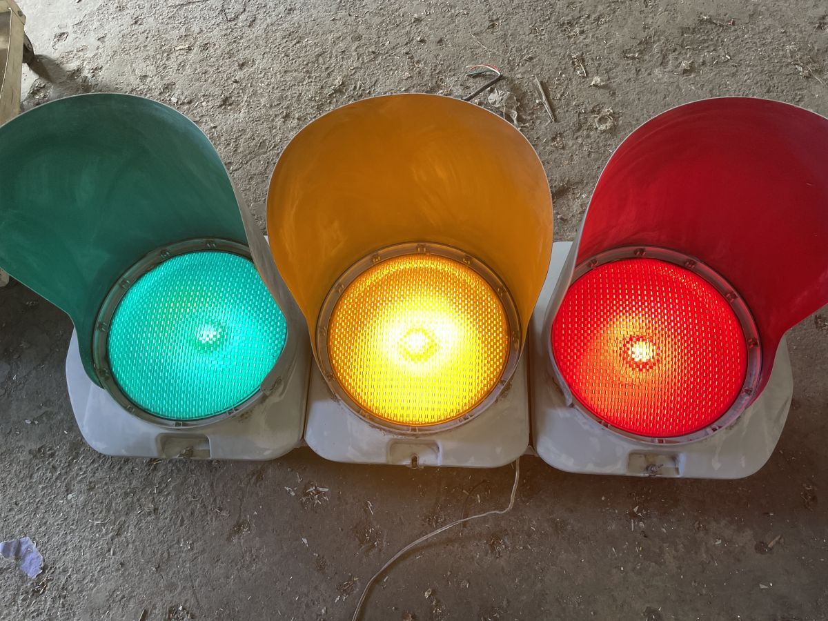 Yahoo!オークション -「信号機 本物」の落札相場・落札価格