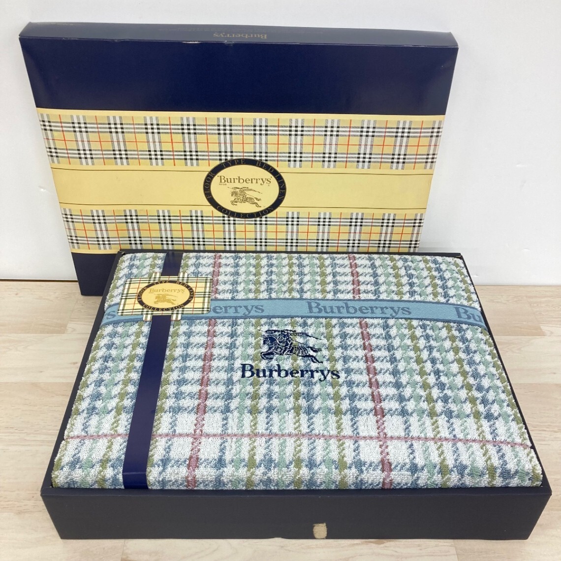 Yahoo!オークション -「バーバリー タオルケット」の落札相場・落札価格