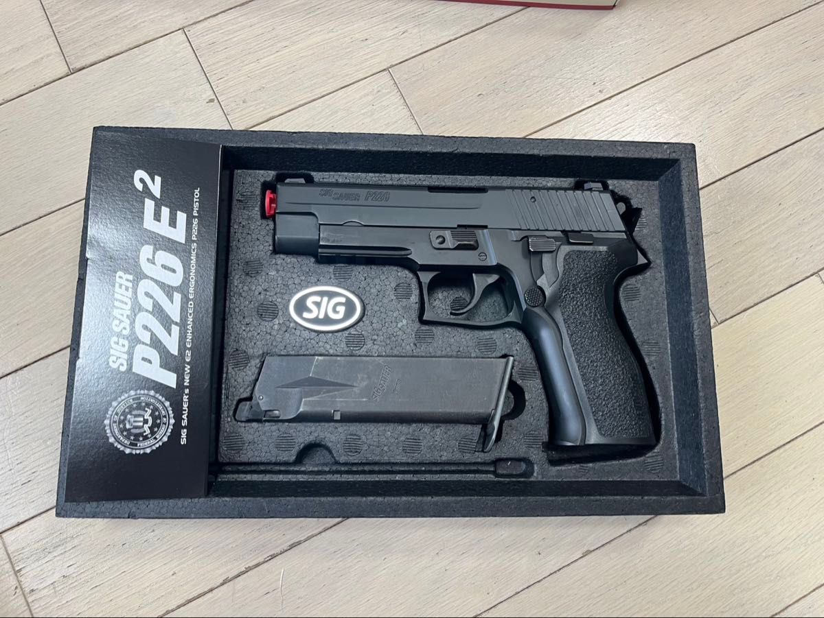 東京マルイSIG SAUER P226 ガスガン ホルスター マガジン2個付き
