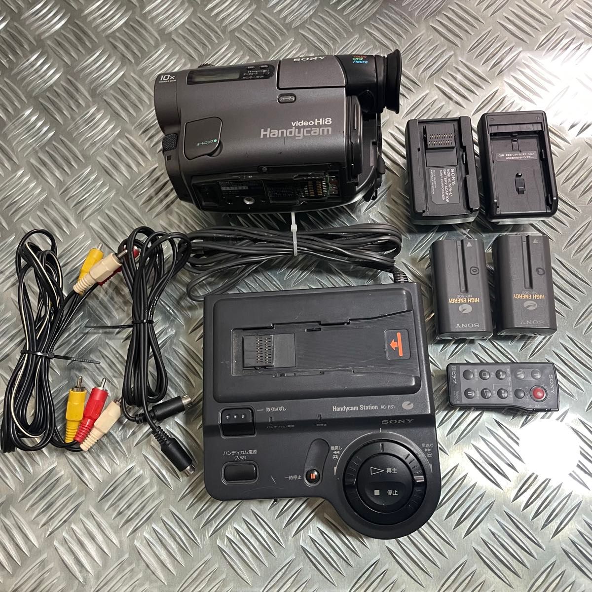 美品】Sony HDR-CX675 ハンディカム 本体 純正バッテリー2個付き