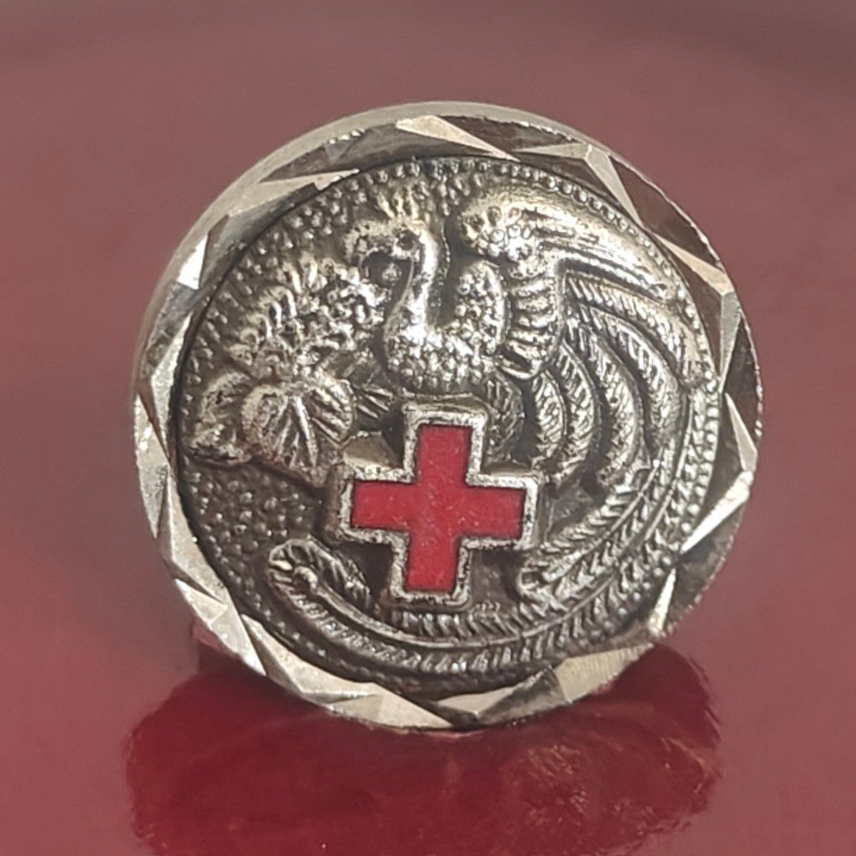 国土交通省 ロゴマーク ピンバッジ 銀色 四角型｜Yahoo!フリマ（旧