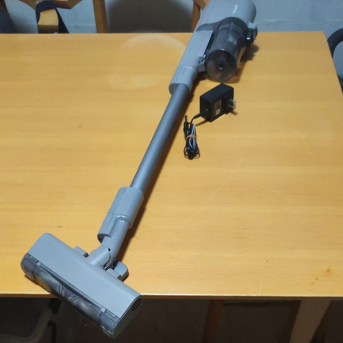 シャーク CH966JLC スティッククリーナー 中古 充電アダプター付き