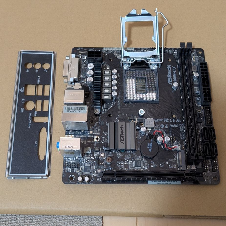 ASRock B360M i5-8400 4GBメモリ2枚 512GB M 2 SSD / LGA1151 MicroATX
