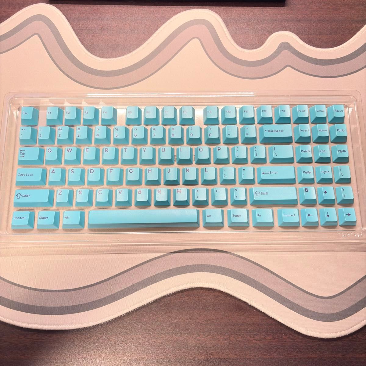 carmine cloud PBT キーキャップセット 美品 箱付｜Yahoo!フリマ（旧