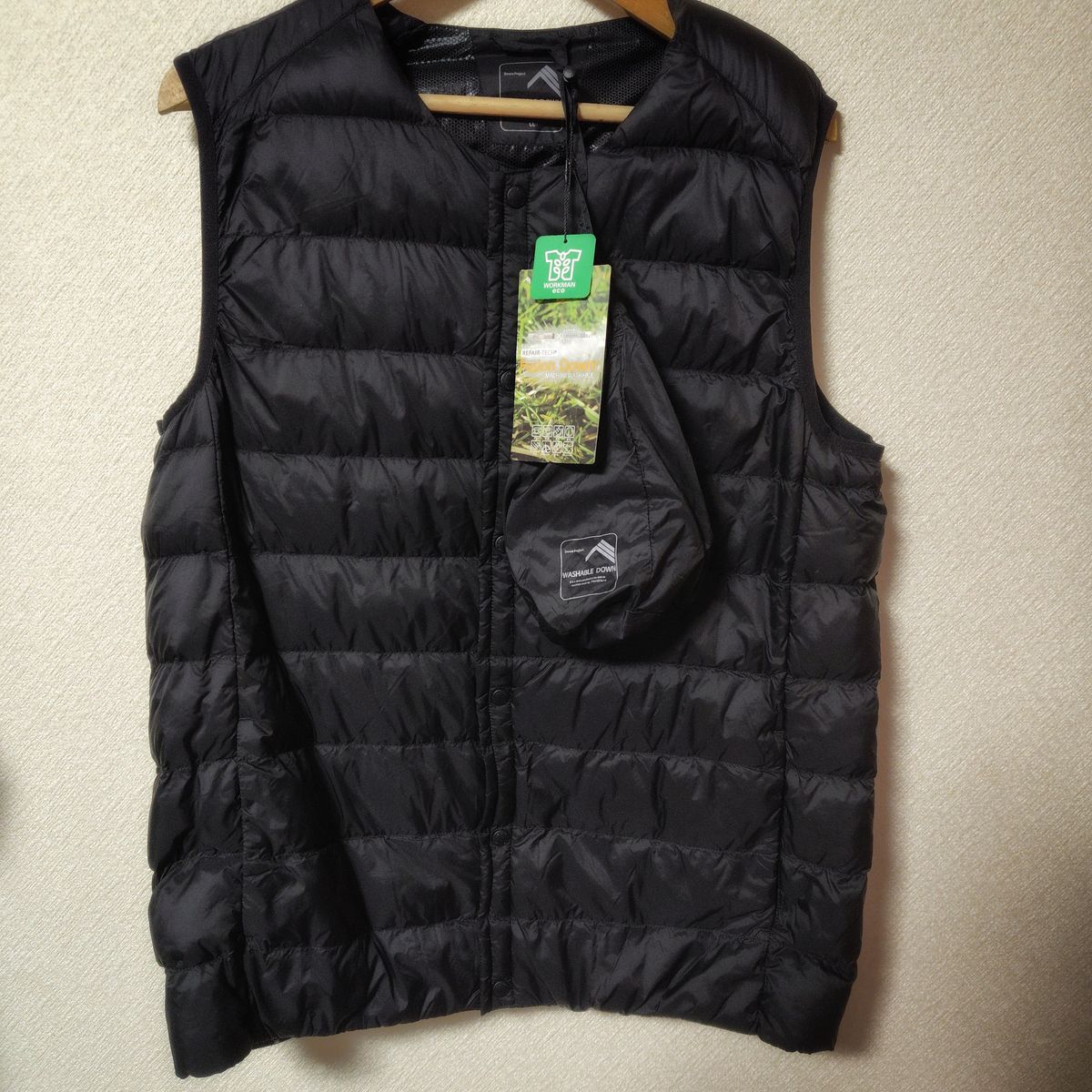 DUVETICA デュベティカ ダウンベスト フード付き 黒 グロッシー