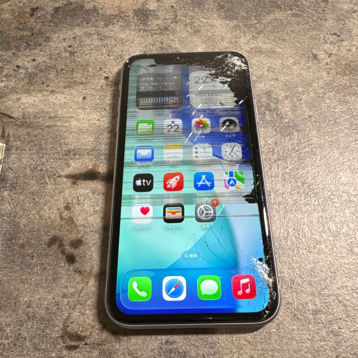 ジャンク品】【部品取り】iPhone 12 ホワイト 64GB SIMフリー 画面割れ