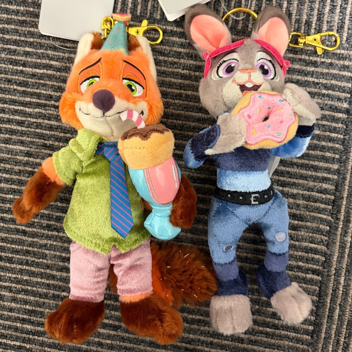 お顔厳選ディズニーストアズートピア10周年記念 ドーナツパーティ