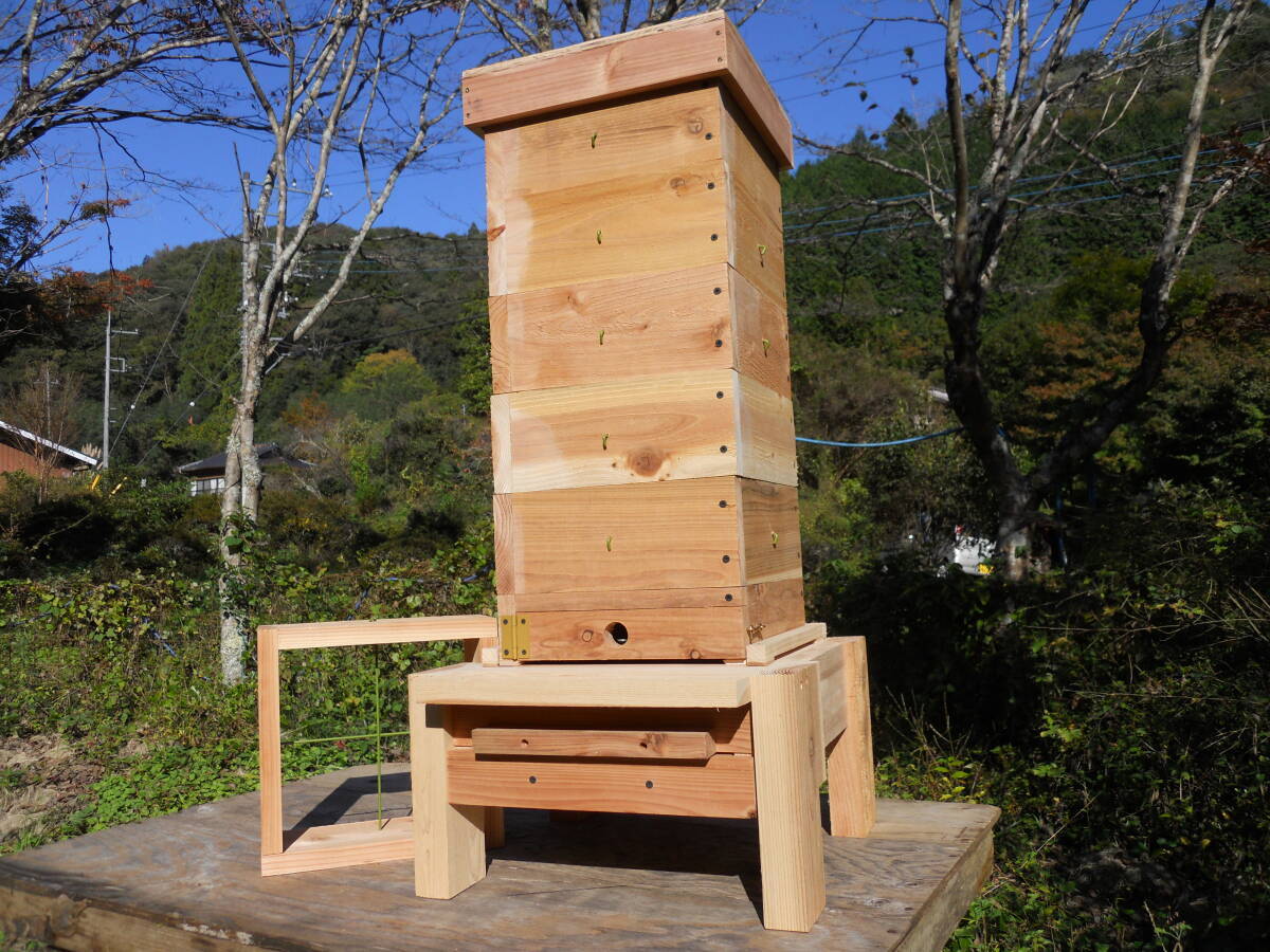 重箱式巣箱台 300ミリ用 ニホンミツバチ 鉄製台｜Yahoo!フリマ（旧