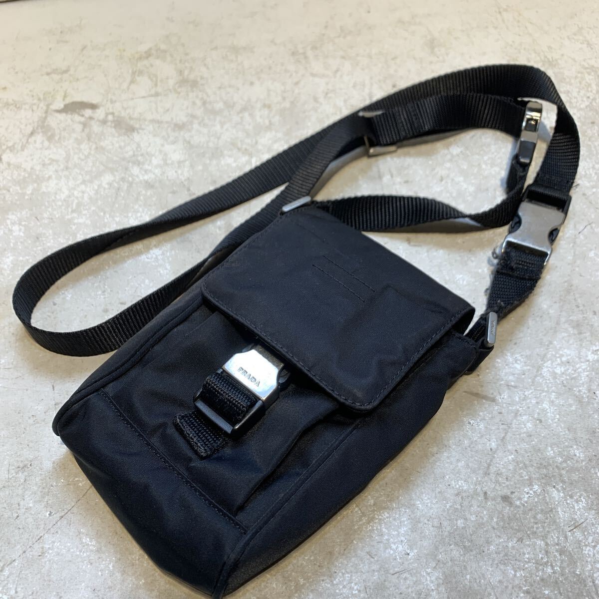 Yahoo!オークション -「ジャンク」(プラダ) (ふ)の落札相場・落札価格