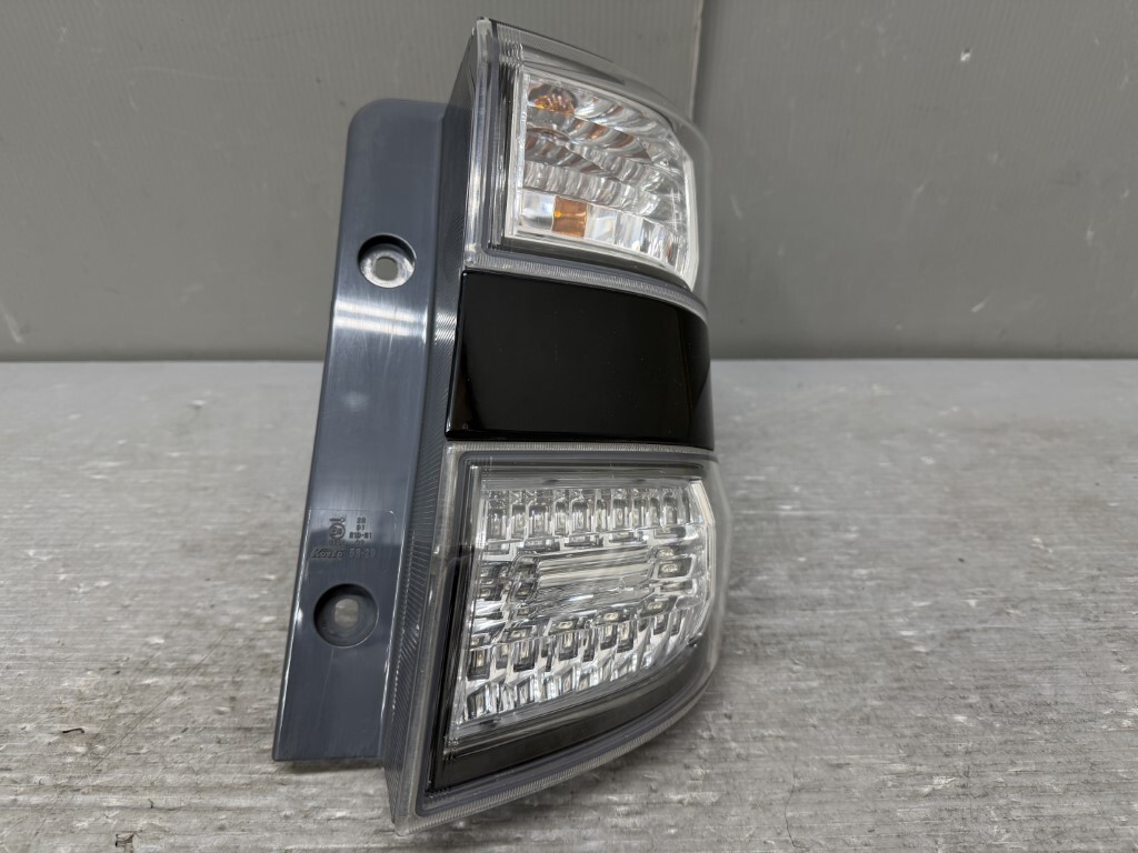 2026年最新】Yahoo!オークション -ヴェルファイア 20 テールランプ 右