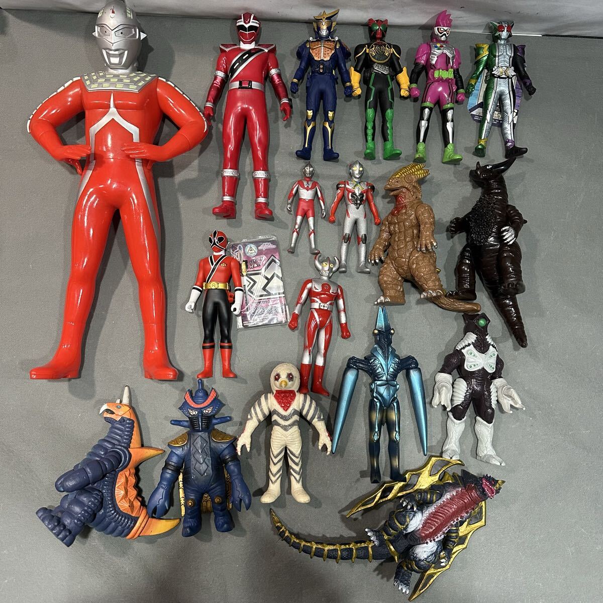 Yahoo!オークション -「ウルトラマンソフビ 大量」の落札相場・落札価格
