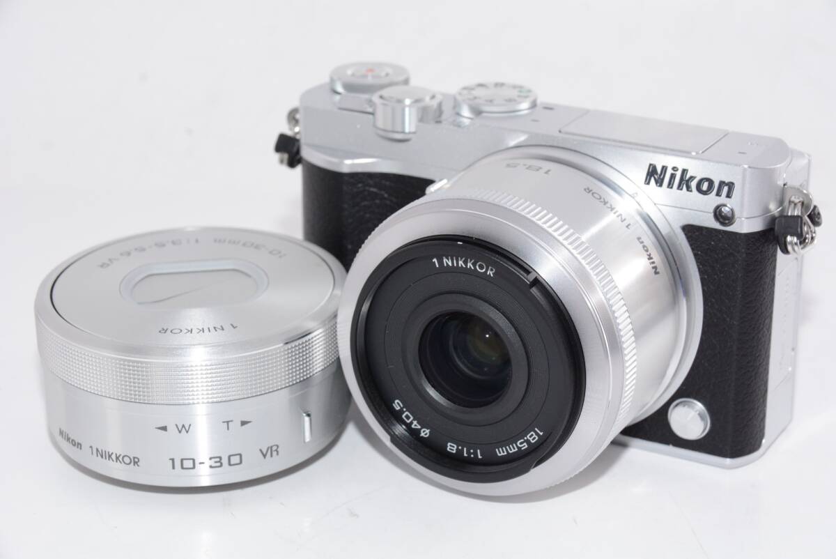 ニコン Nikon 1 J5 ダブルレンズキット [シルバー] オークション比較