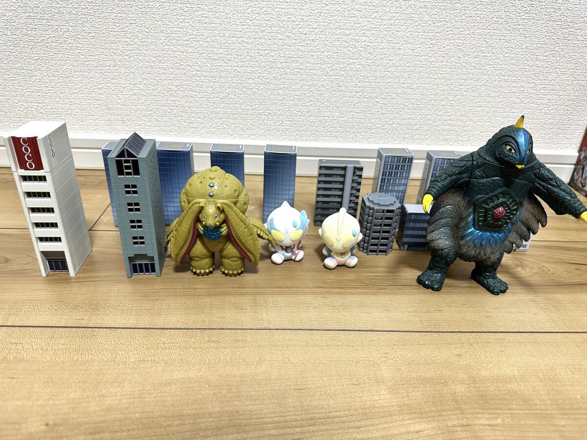 Yahoo!オークション - 怪獣、宇宙人(ウルトラマン|特撮) の中古品