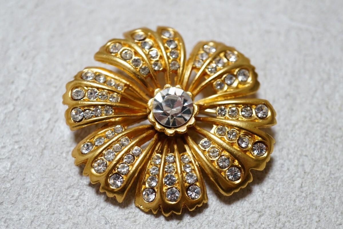 Yahoo!オークション -「ケンゾー kenzo」(ブローチ) (レディース