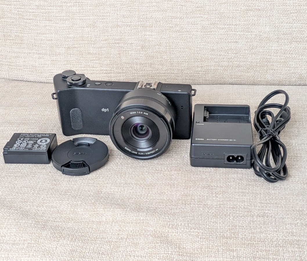 Yahoo!オークション -「dp1 quattro」の落札相場・落札価格