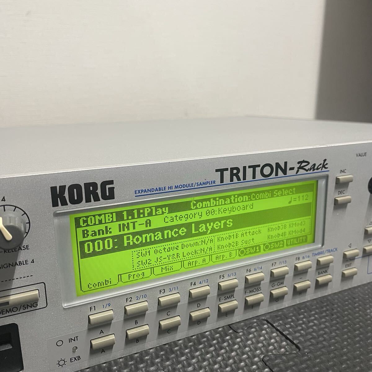 Yahoo!オークション -「korg triton-rack」の落札相場・落札価格
